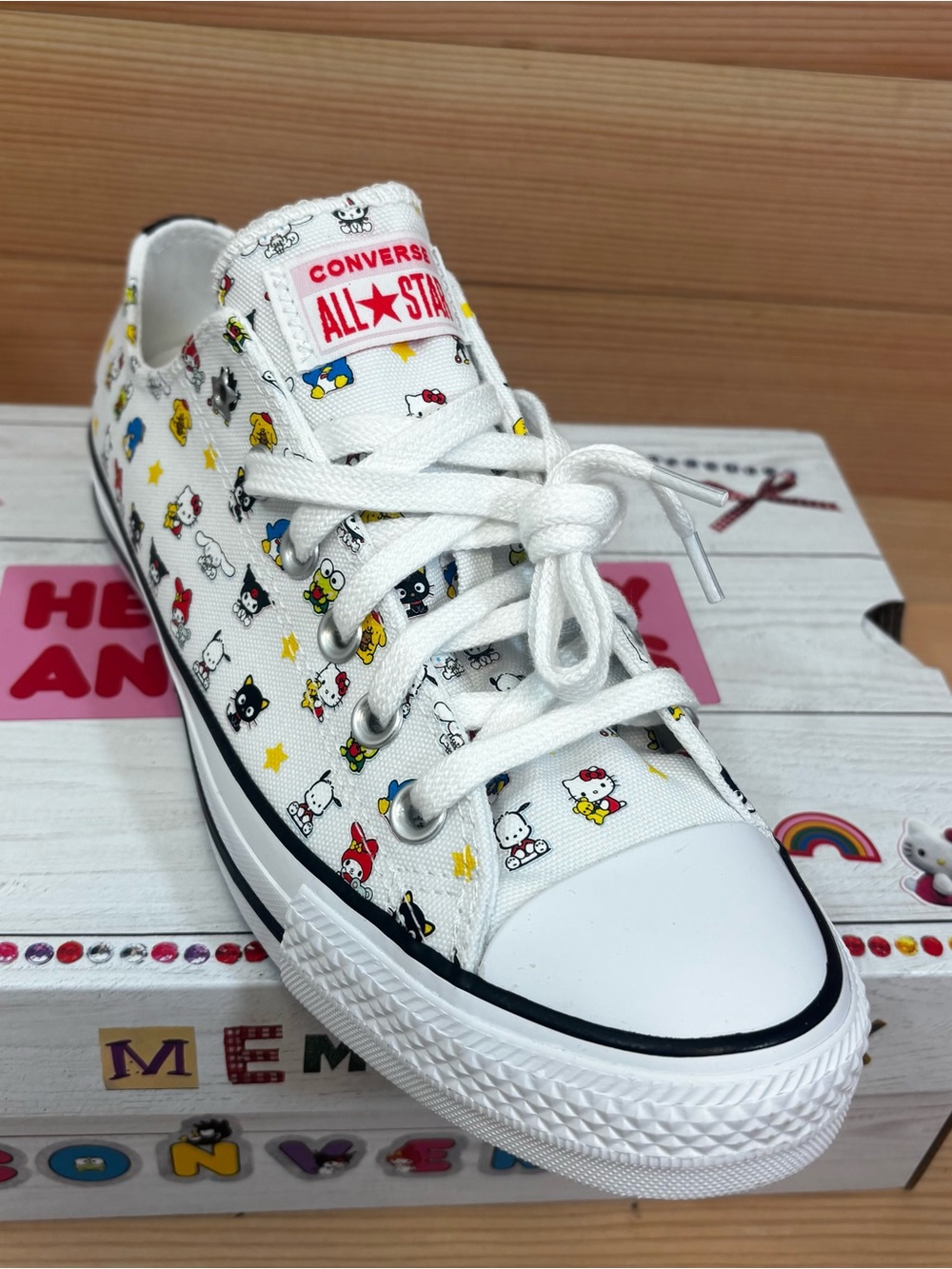 Converse HELLO KITTY And Friends Chuck Taylor White Low Sneakers Women’s Sz 8.5 - Picture 4 of 8